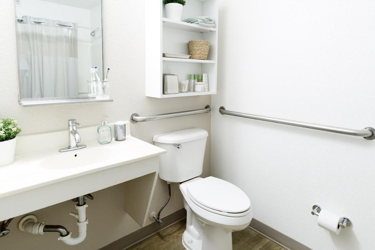 Intown Suites Extended Stay San Antonio Tx - Leon Valley North ภายนอก รูปภาพ